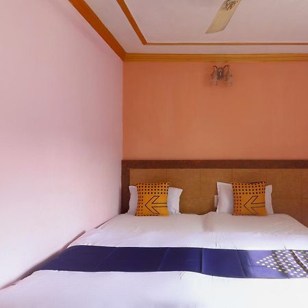 Spot On 75963 Hotel Prince Бодх-Гая Экстерьер фото