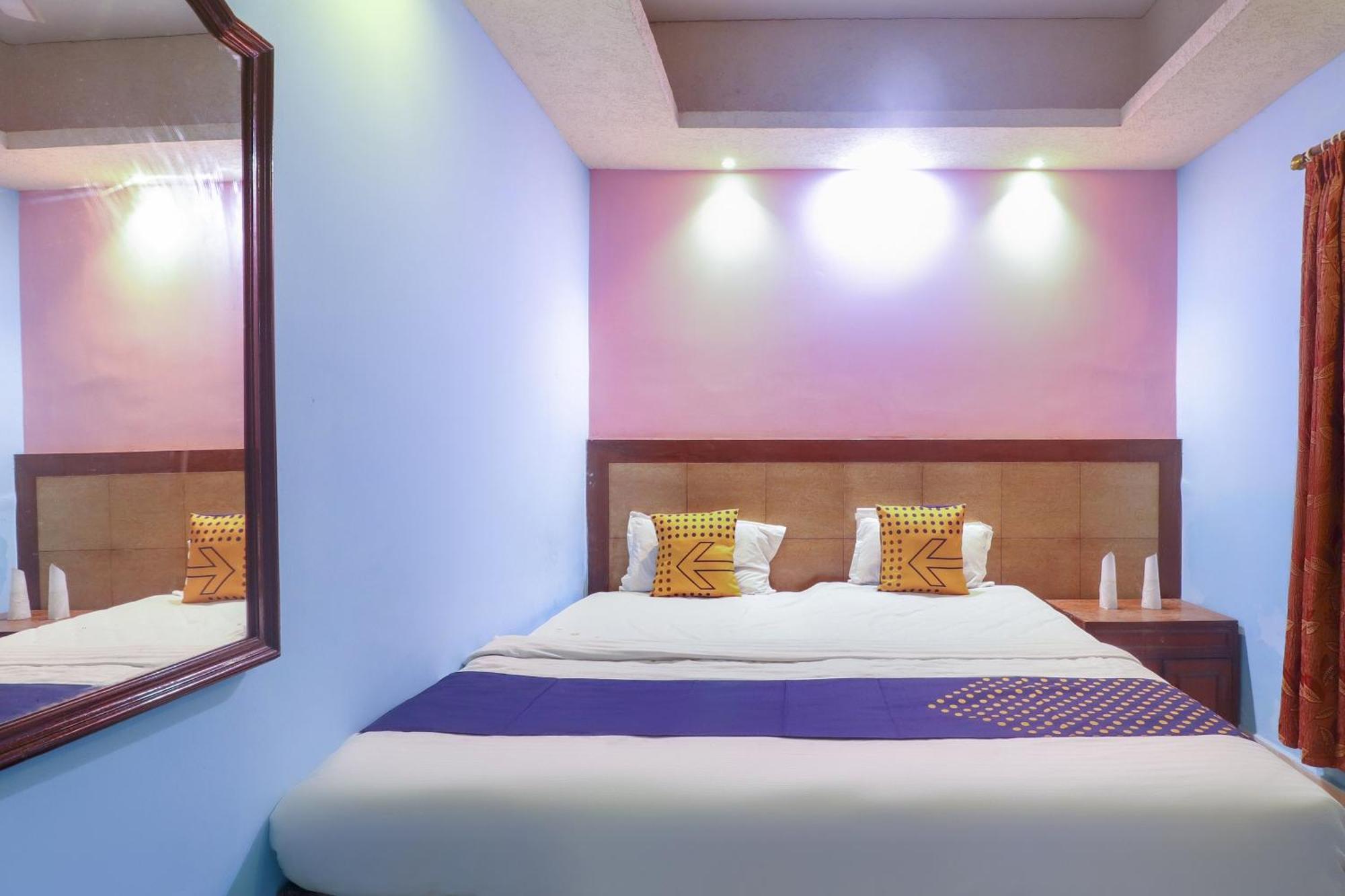 Spot On 75963 Hotel Prince Бодх-Гая Экстерьер фото