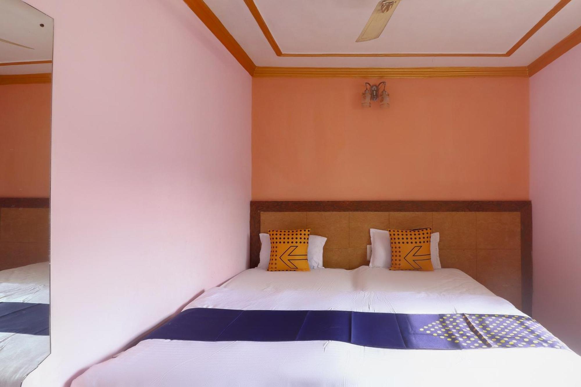 Spot On 75963 Hotel Prince Бодх-Гая Экстерьер фото